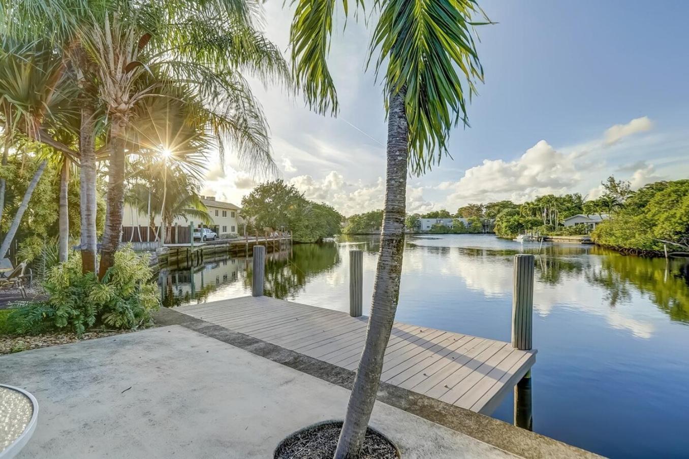 Waterfront Apartment Private Patio Pool ฟอร์ต ลอเดอร์เดล ภายนอก รูปภาพ